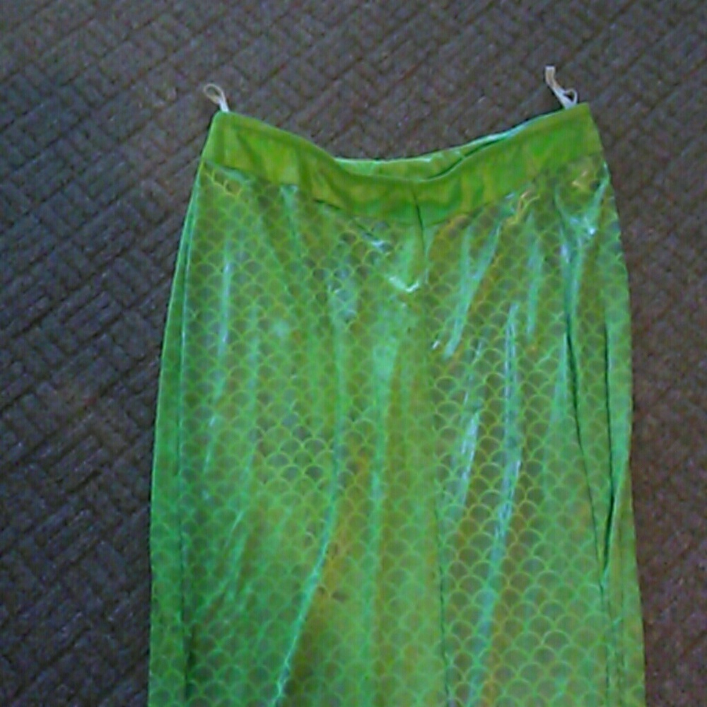 Size small mermaide long skirt - Picture 3 of 4